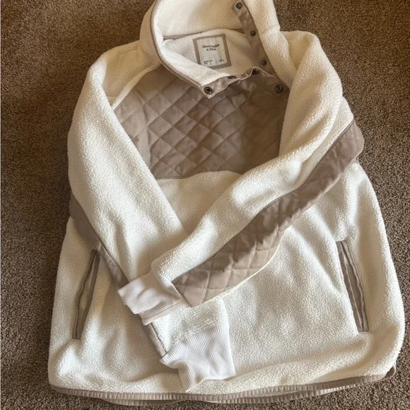 Abercrombie & Fitch Cream Fleece Pullover with Taupe Trim - Picture 3 of 3